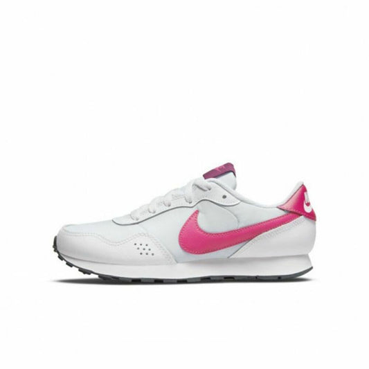 Sports Trainers for Women Nike MD Valiant White Bigbuy