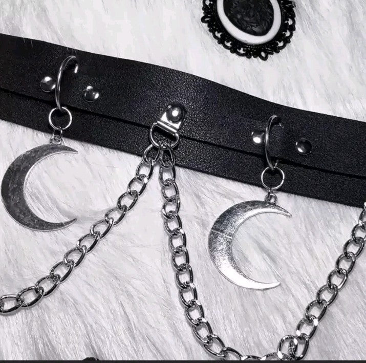 Moon Gothic High Waisted Chain Belt Fluent