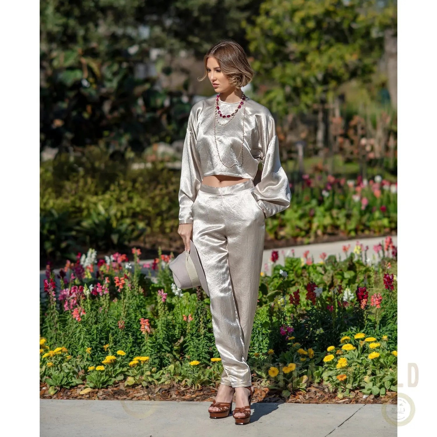 Sophie Beige Crop Top Le Réussi